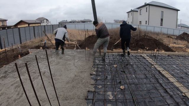 17 Хайтек. Витязево. Заливаем плиту пола (часть 1). смотреть онлайн