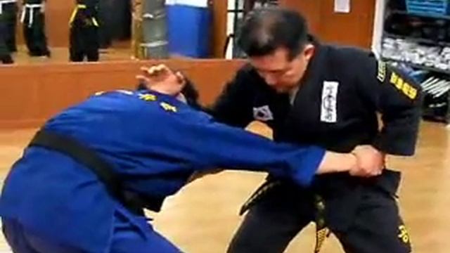 (43takedown5) Hand cross htrow arm bar(Korea jiu jitsu Gongkwon Yusul)Hapkido смотреть онлайн
