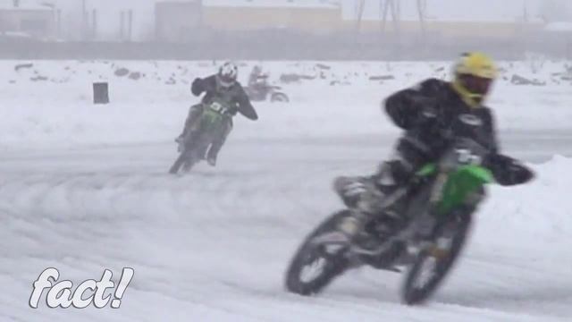 Эстония, Нарва: Мотокросс по льду смотреть онлайн