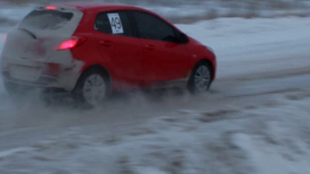 торможение на льду Mazda 2 MAX001 смотреть онлайн