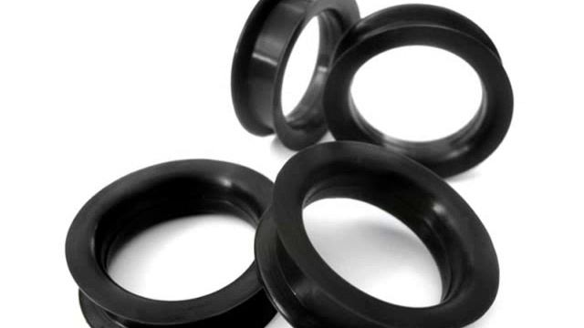 Big Gauge Silicone Tunnel Plugs (1&1/8 - 2 Inches) смотреть онлайн