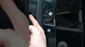 Е39 как открыть заклинившую дверь.