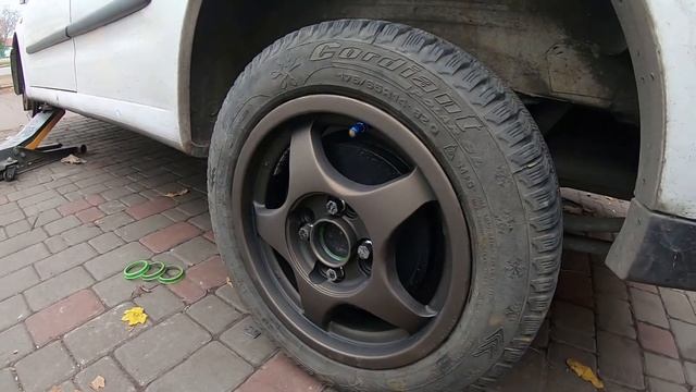 Caddy - БЕЛАЯ МОЛНИЯ | ЗИМНИЕ колеса НОВЫЙ цвет смотреть онлайн