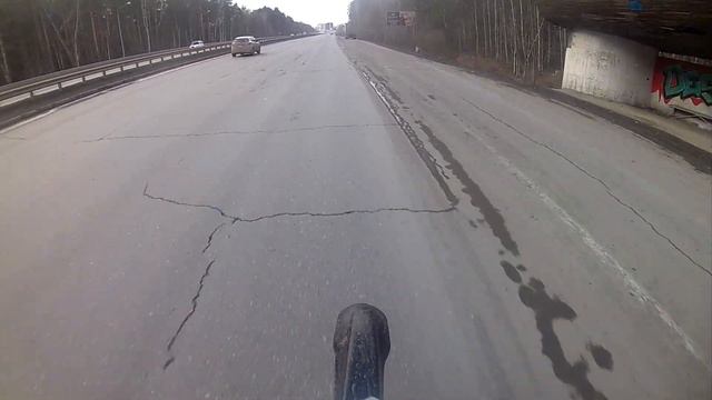 покатухи на эндуро:#7 в лесу снега и льда все меньше... GO катать смотреть онлайн