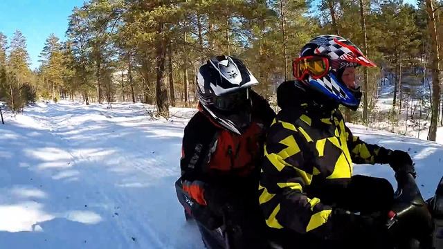 в горах на снегоходах смотреть онлайн