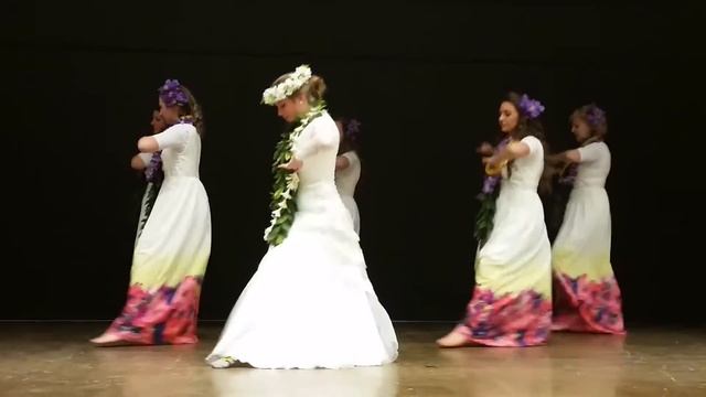 Jenny's Wedding Hula Dance for Camron смотреть онлайн