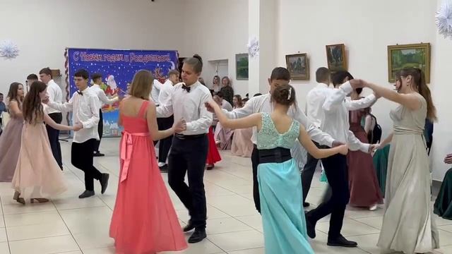 Рождественский бал смотреть онлайн