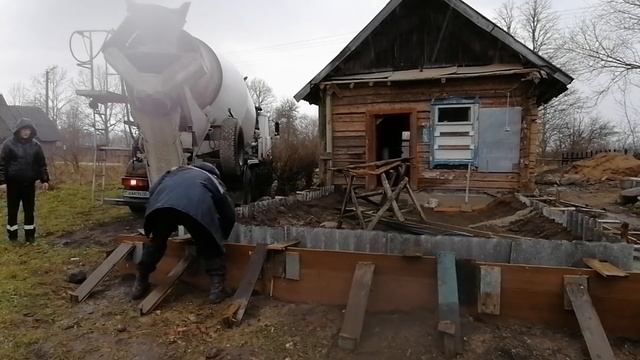 ФУНДАМЕНТ СВОИМИ РУКАМИ / ЗАЛИЛ ФУНДАМЕНТ смотреть онлайн