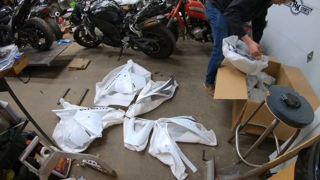 Restoring a WRECKED CBR 600RR (Complete Start to Finish) смотреть онлайн