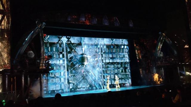 Universal Studios Beijing - Untrainable смотреть онлайн