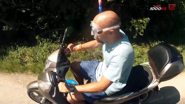 Honda SH300i "On the way to the office" смотреть онлайн