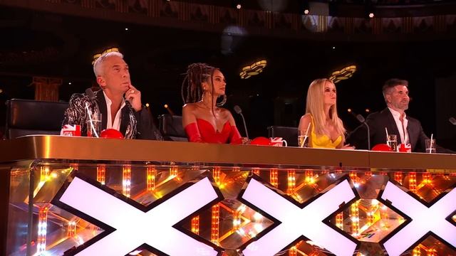 Illusionist Enzo Weyne makes Dec DISAPPEAR! | Semi-Finals | BGT 2023 смотреть онлайн