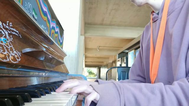Learning Telephone Line - ELO on a piano at uni смотреть онлайн