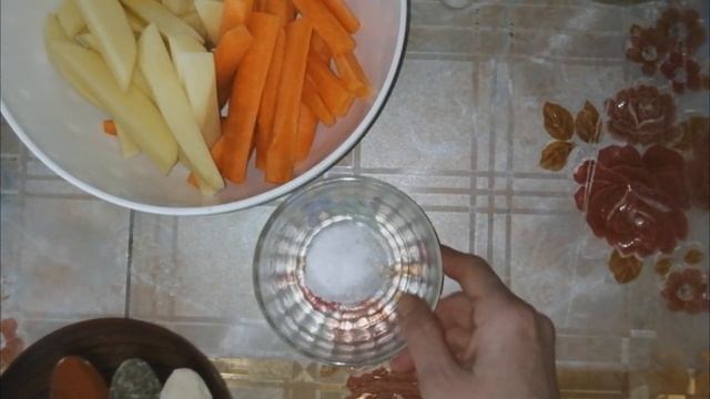 Ароматные запеченные картофель и морковь. смотреть онлайн