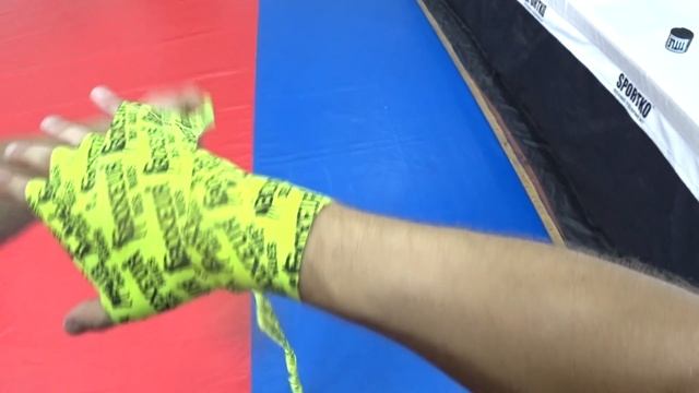 Бокс - как БИНТОВАТЬ руки ЛУЧШИЙ способ смотреть онлайн