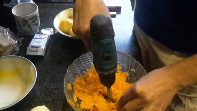 Когда нет тёрки а салата охота.