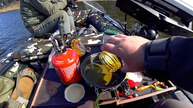 РЫБАЛКА ВЕСНОЙ 2020. ЗЛЫЕ СУДАКИ на СПИННИНГ перед ЗАПРЕТОМ! Готовим обед в лодке ПВХ. смотреть онлайн