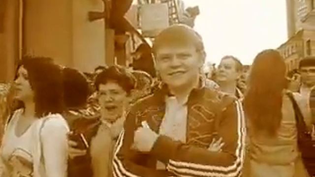 играл на Арбате ( Антон Володин:барабаны) 22.04.2012.mp4 смотреть онлайн