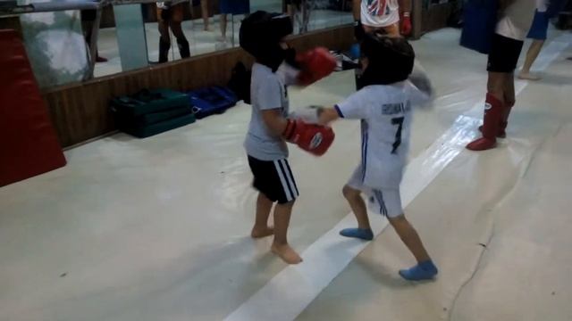 Виталик Гур vs Тихон бокс 6лет смотреть онлайн