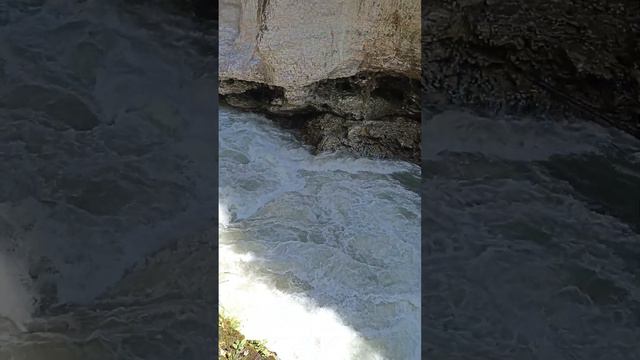 Ущелье Тахжохская теснина, река Белая. Адыгея смотреть онлайн