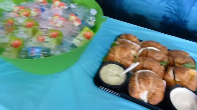 JULIAN'S FIRST BIRTHDAY PARTY FOOD DISPLAY смотреть онлайн