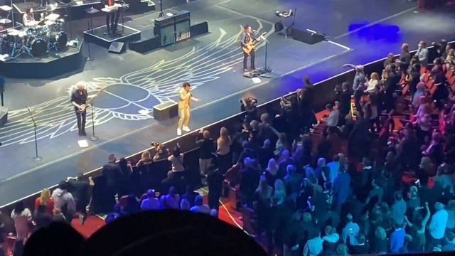 Separate Ways by Journey at Las Vegas Dec18th 2021 Concert смотреть онлайн