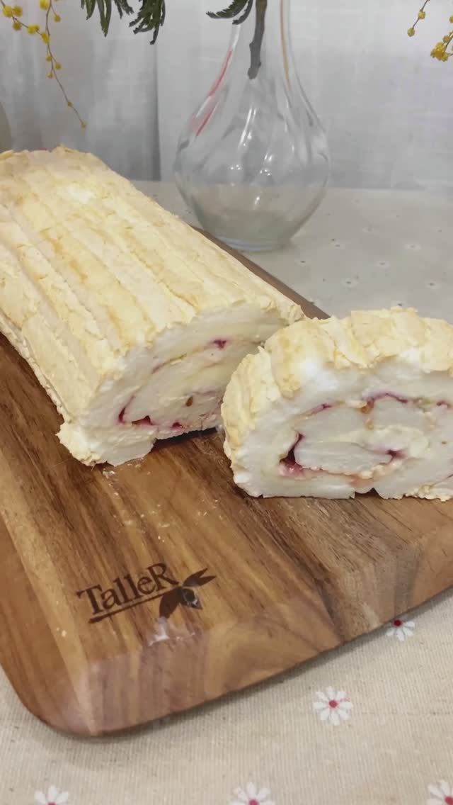 Меренговый рулет с малиной и фисташкой. Проверенный рецепт на миллион комплиментов. Десерт смотреть онлайн