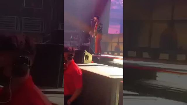 Green Day - Burnout (2022 Superbowl Show) смотреть онлайн