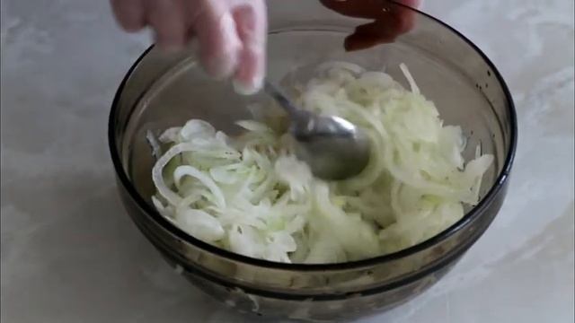 Маринованный лук за 10 минут смотреть онлайн