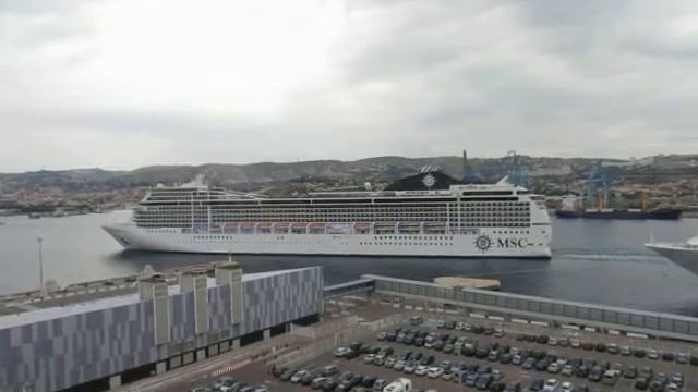 MSC PREZIOSA vs.MSC MAGNIFICA-TRUMPET FIGHT.MARSEILLE смотреть онлайн