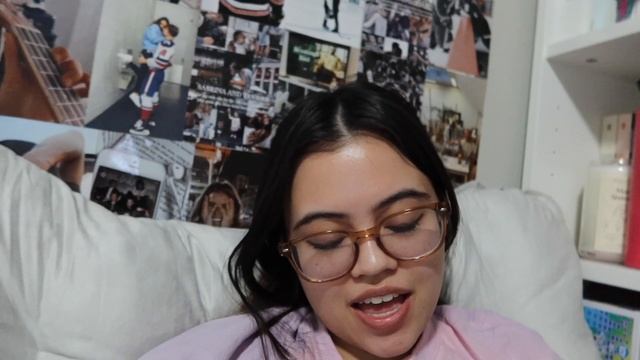 reacting to REMINDERS OF HIM by colleen hoover | reading vlog смотреть онлайн