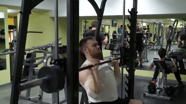 жим сидя в смите смотреть онлайн