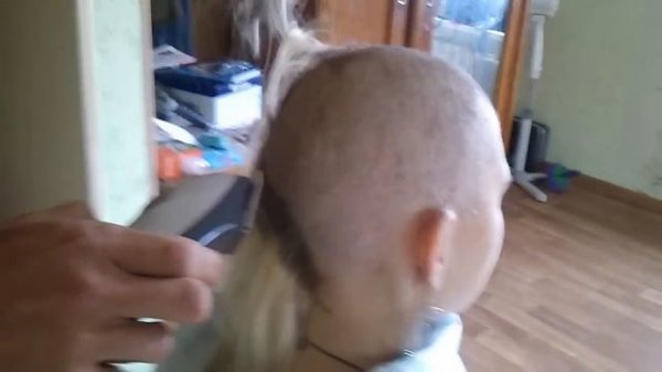 стрижка наголо (налысо)