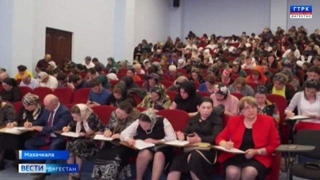 В Историческом парке написали диктант на даргинском языке смотреть онлайн