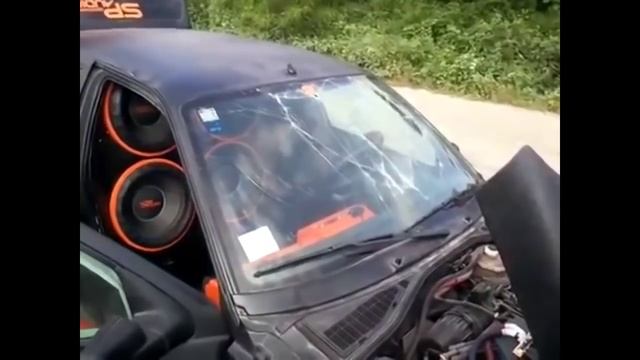 Автозвук Ломают лобовые стекла не только в США смотреть онлайн