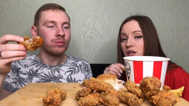 МУКБАНГ КФС ЧЕЛЛЕНДЖ 20 ОСТРЫХ КРЫЛЬЕВ картофель фри ШЕФ БУРГЕР MUKBANGKFS CHALLENGE 20 SHARP WING смотреть онлайн