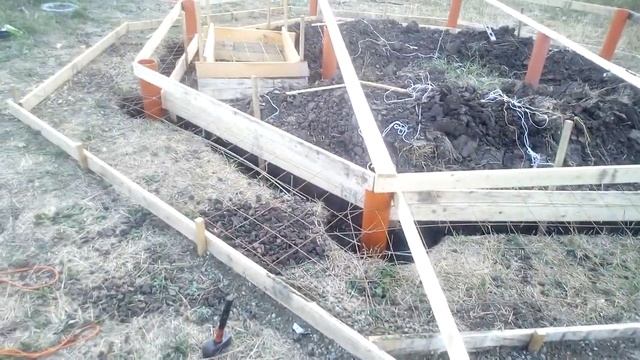 Строительство 8-гранного дома. Часть 3 - опалубка готова!
