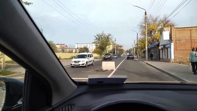 В Астрахани стала решаться проблема с дорогами, а что делать со второй бедой? смотреть онлайн