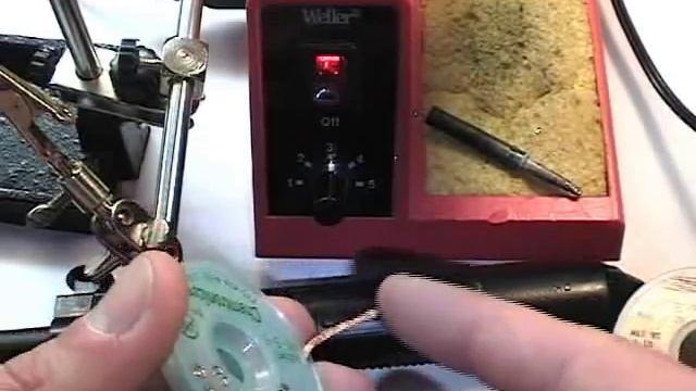 Solder Tools Overview: solder station, solder sucker, third hand, etc. смотреть онлайн