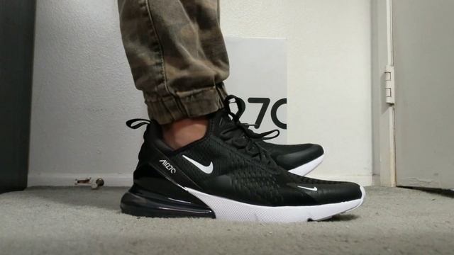 Nike Airmax 270 black/white on feet смотреть онлайн
