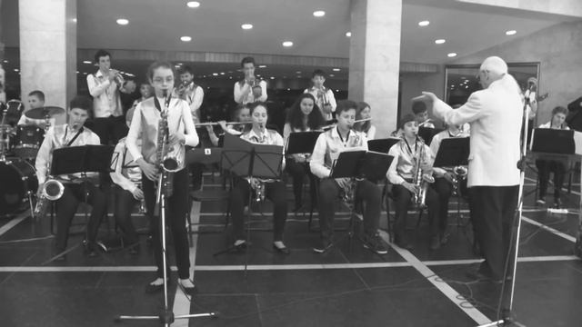 Olga Bondarets, alto saxophone" Adagio" Tomaso Albinoni, Little Band Orchestra. смотреть онлайн