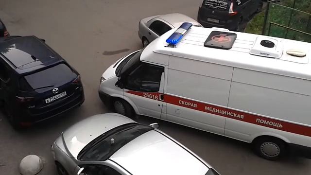 Скорой заблокировали выезд со станции. смотреть онлайн