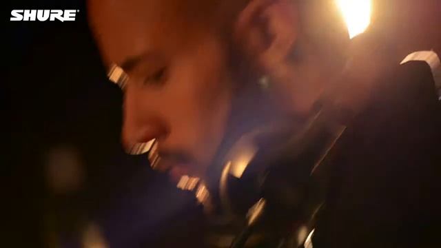 Shure Headphones: SRH750DJ смотреть онлайн