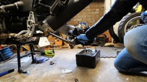 BMW GS Final Drive Service | Inspection, clean and servicing the final drive on my BMW R1150 GS.