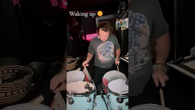ASHTON IRWIN INSTAGRAM STORY 19.02/20.02.2022 #ashtonirwin #5sos #5sosfam смотреть онлайн