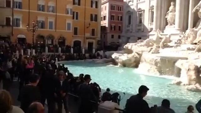 Фонтан Треви после реставрации смотреть онлайн