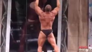 Ржачь, выступление бодибилдера )))))) Как проходит чемпионат по бодибилдингу