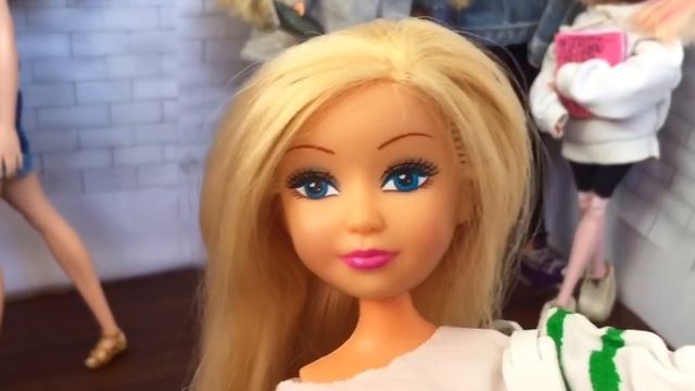 МОЙ ШКОЛЬНЫЙ ДЕНЬ// SCHOOL VLOG? #куклы смотреть онлайн