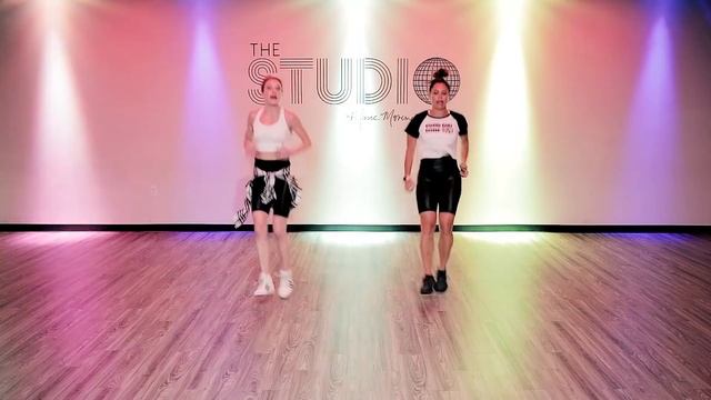 The Most Fun 15 Minute Cardio Dance Fitness Workout EVER смотреть онлайн