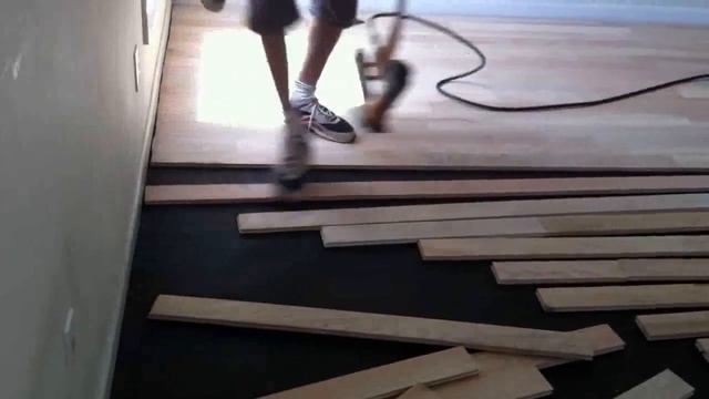 Массивная доска Красный Дуб быстрая укладка red oak floor installing смотреть онлайн
